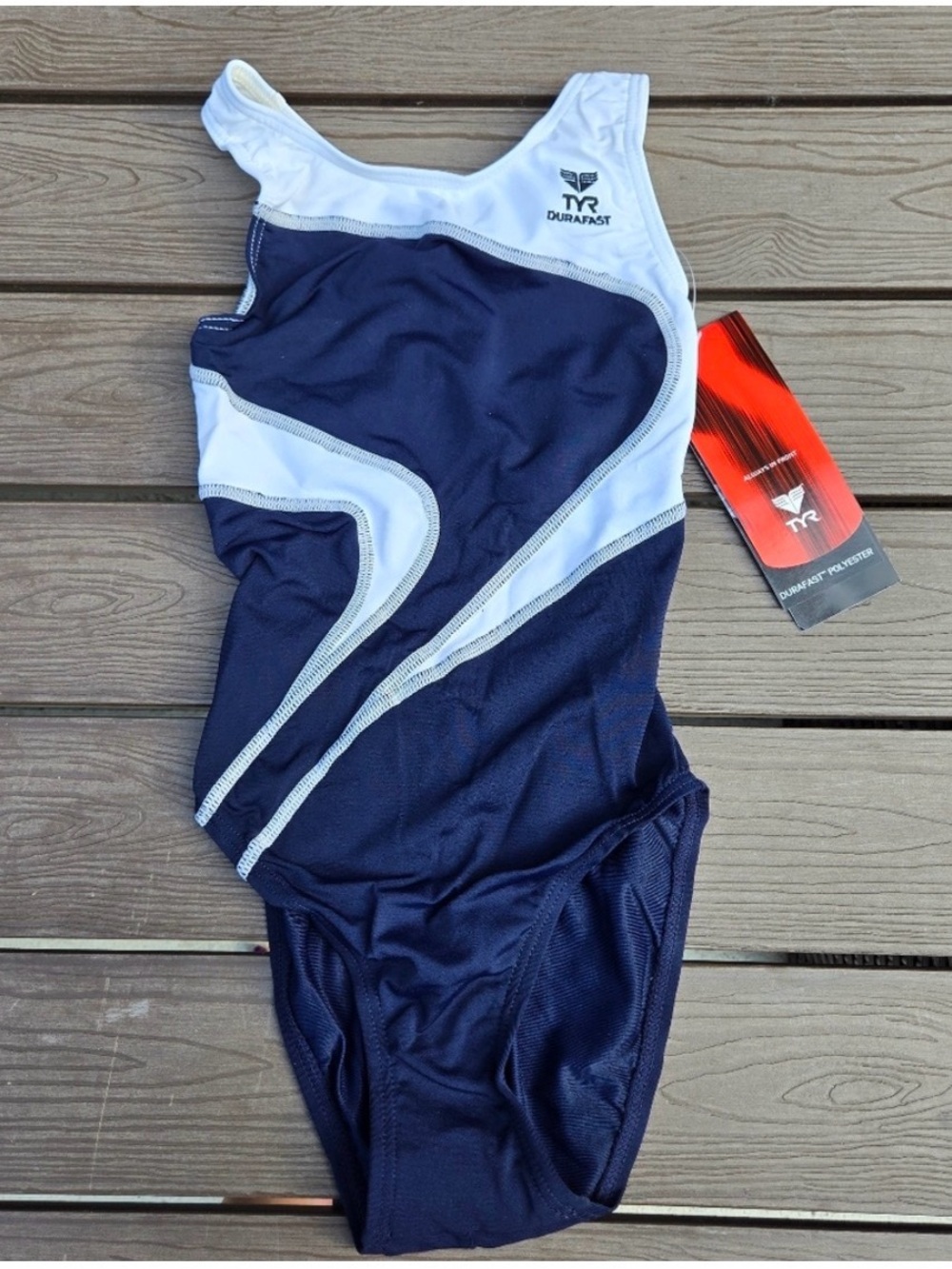 NEW TYR Durafast YOUTH Alliance T-Splice MaxBack 1pc Swimsuit Navy/WhiteSize 26